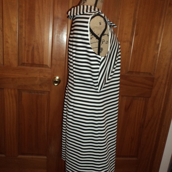 Dress - Picture 4 of 5